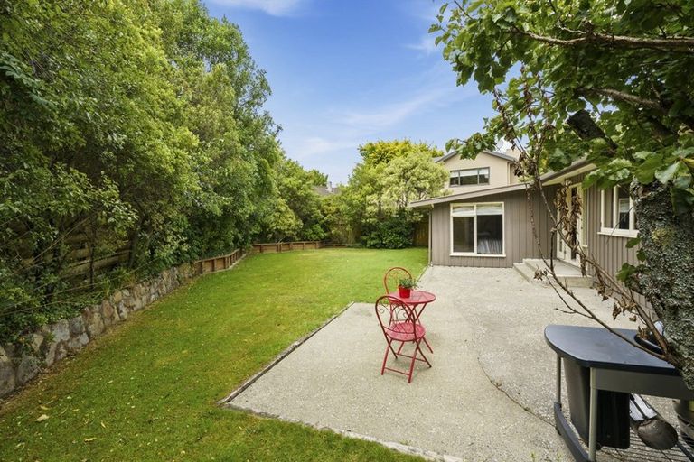 Photo of property in 8 Woodstock Place, Hokowhitu, Palmerston North, 4410