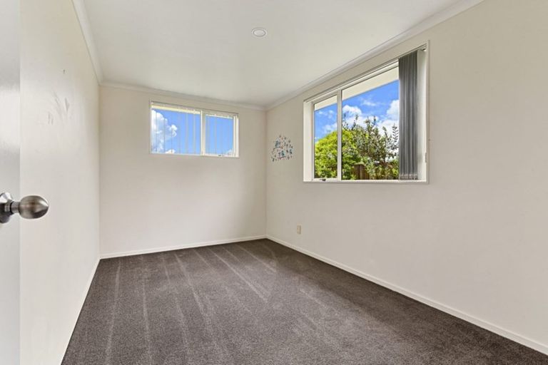 Photo of property in 18 Ranch Place, Pukekohe, 2120