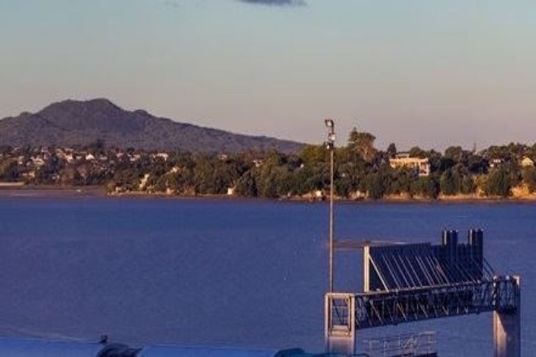 Photo of property in 1/91 Princes Street, Northcote Point, Auckland, 0627