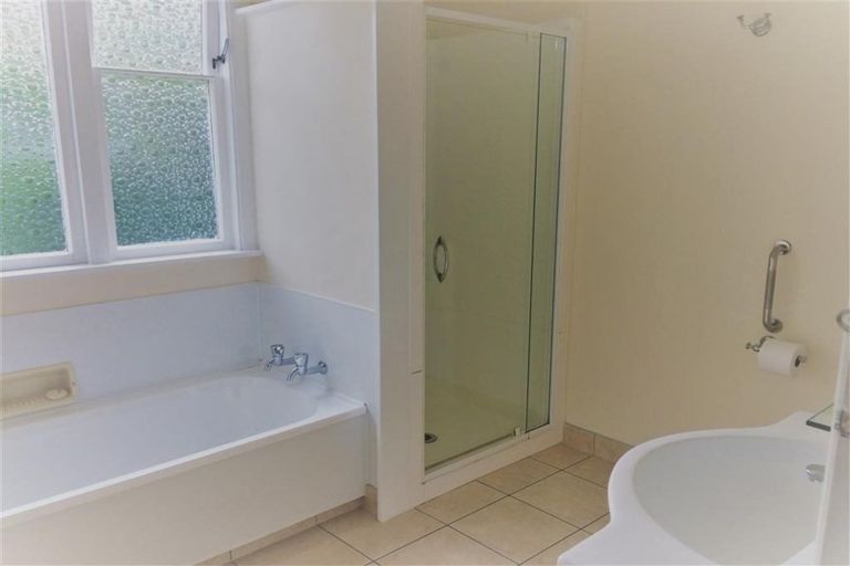 Photo of property in 6 Mahoe Street, Eastbourne, Lower Hutt, 5013