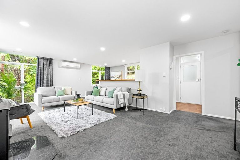 Photo of property in 15 Elmslie Road, Pinehaven, Upper Hutt, 5019