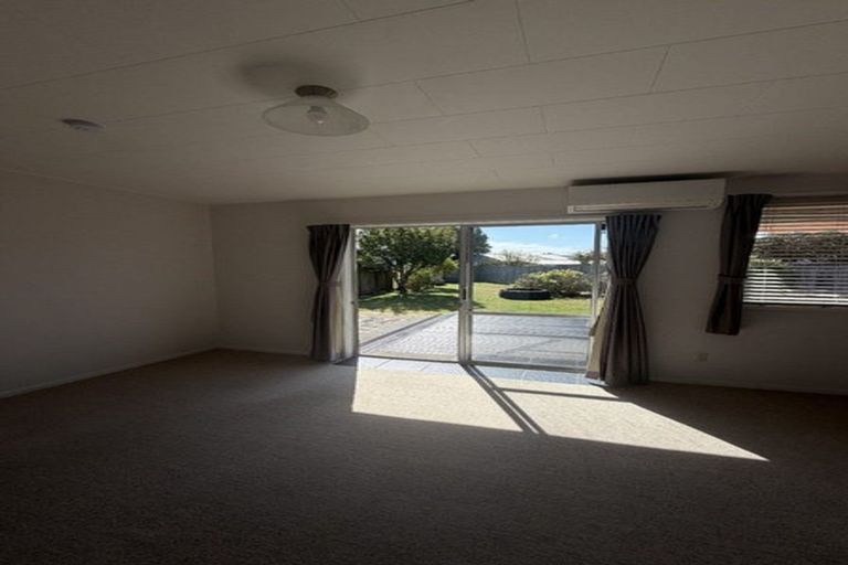 Photo of property in 3 Victor Grove, Waikanae Beach, Waikanae, 5036
