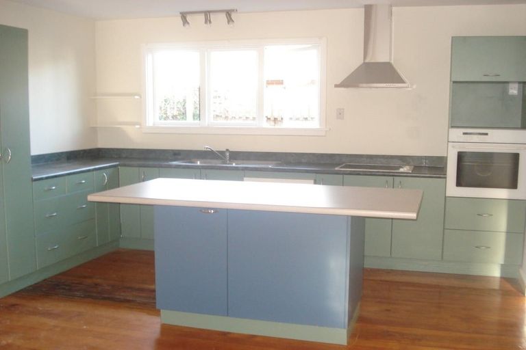 Photo of property in 124 Maidstone Road, Ilam, Christchurch, 8041