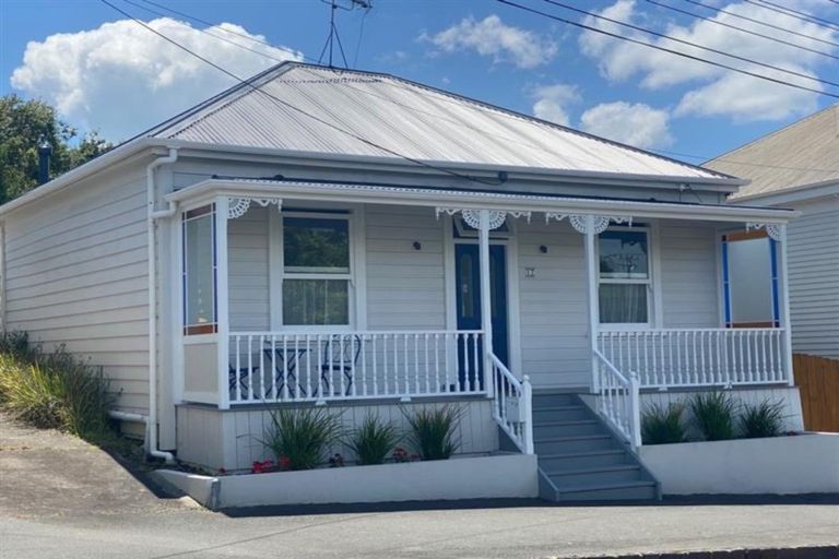 Photo of property in 17 Owens Road, Devonport, Auckland, 0624