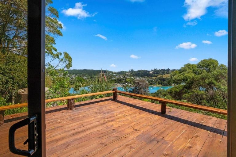 Photo of property in 90 Cedar Terrace, Stanmore Bay, Whangaparaoa, 0932