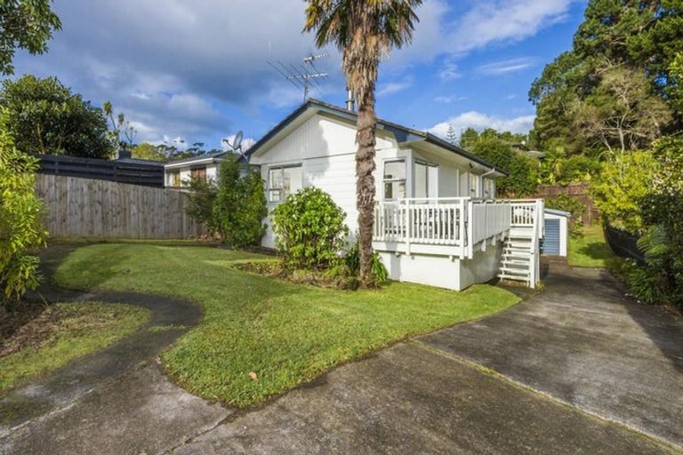 Photo of property in 39 Lavery Place, Sunnynook, Auckland, 0632