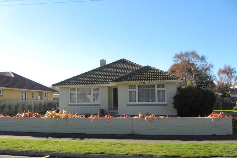 Photo of property in 8 Kinnaird Place, Hillmorton, Christchurch, 8025