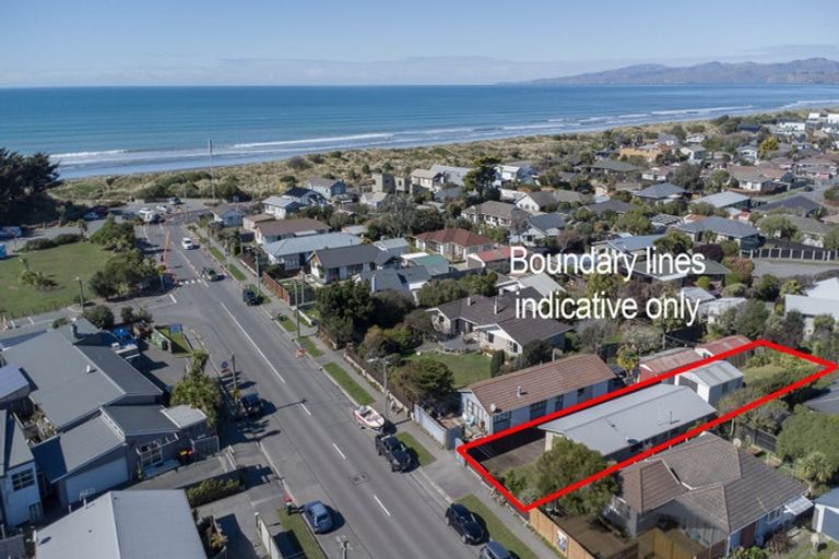 Photo of property in 25 Beach Road, North New Brighton, Christchurch, 8083
