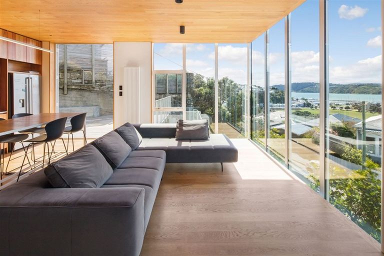 Photo of property in 6 Crawford Road, Kilbirnie, Wellington, 6022