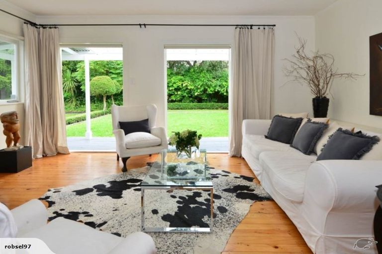 Photo of property in 56 Riverside Road, Orewa, 0931