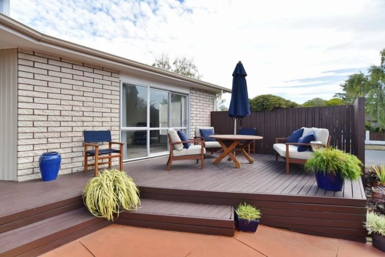Photo of property in 24 Jenkins Avenue, Redwood, Christchurch, 8051