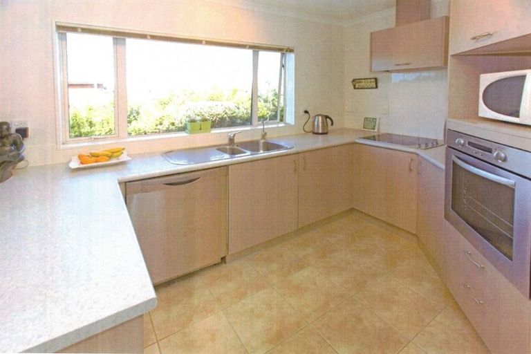 Photo of property in 23 Chesterfield Way, Orewa, 0931