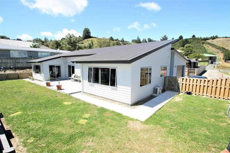 Photo of property in 19 Paterson Road, Mosgiel, 9092