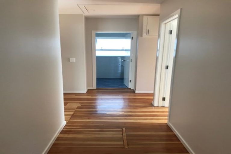 Photo of property in 10b Rogers Avenue, Eastern Beach, Auckland, 2012