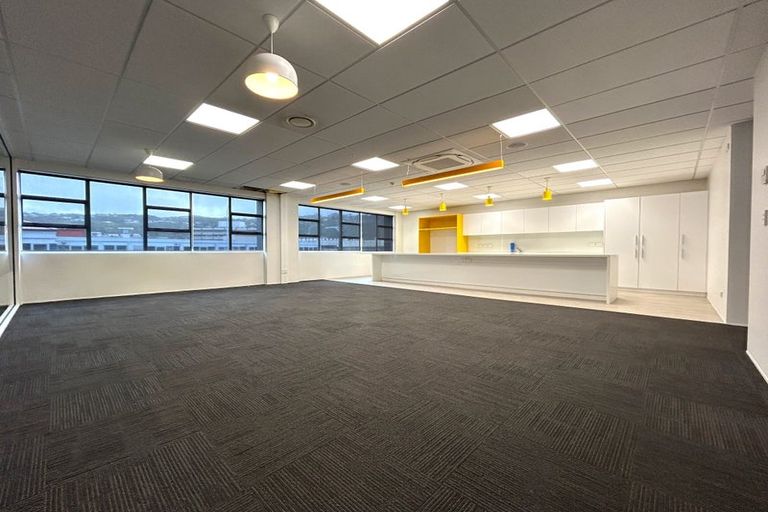 Photo of property in 1 Bloomfield Terrace, Hutt Central, Lower Hutt, 5010