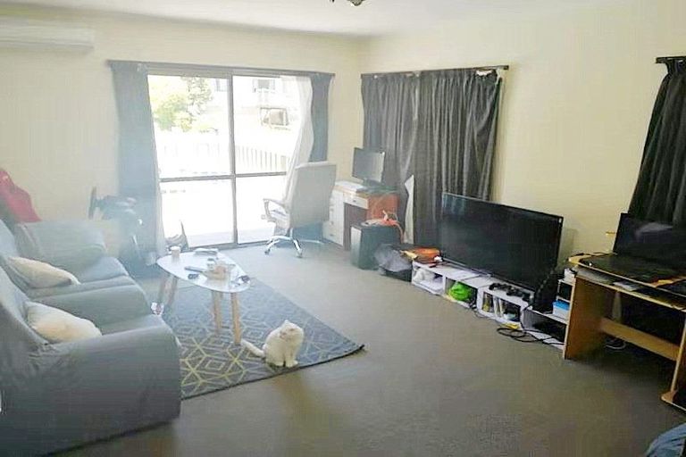 Photo of property in 6 Garner Place, Glenfield, Auckland, 0629