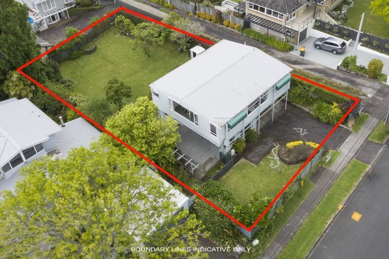 Photo of property in 145 Bleakhouse Road, Mellons Bay, Auckland, 2014