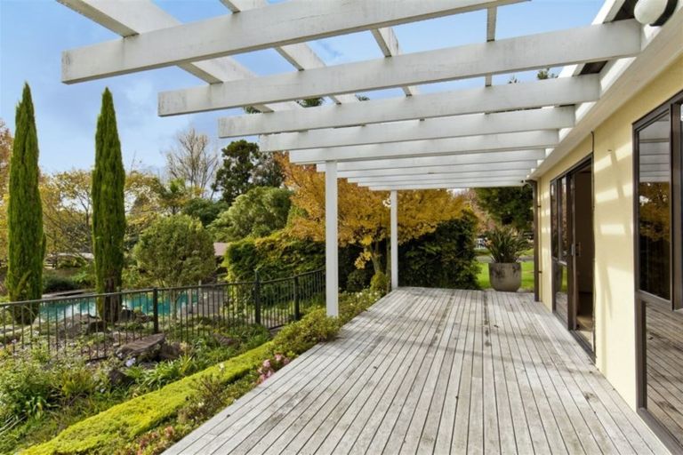 Photo of property in 132 Taupaki Road, Taupaki, Henderson, 0782