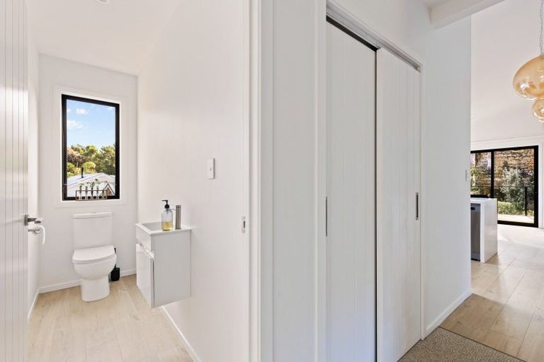 Photo of property in 6e Burns Street, Westown, New Plymouth, 4310