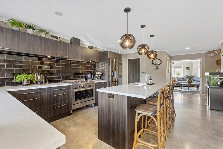 Photo of property in 2 Golf Course Lane, Waiwhakaiho, New Plymouth, 4312