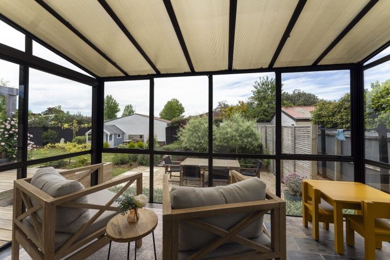 Photo of property in 6 Montclare Avenue, Ilam, Christchurch, 8041