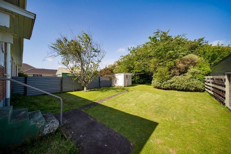 Photo of property in 40-42 Dixon Avenue, Hawera, 4610