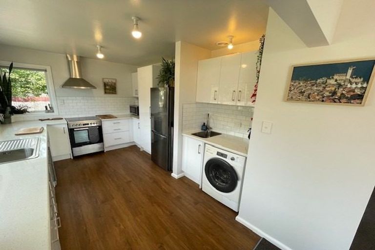 Photo of property in 6 Sevenoaks Drive, Bryndwr, Christchurch, 8053