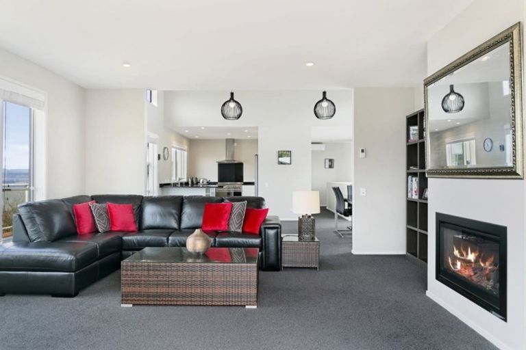 Photo of property in 3b Isobel Street, Acacia Bay, Taupo, 3330