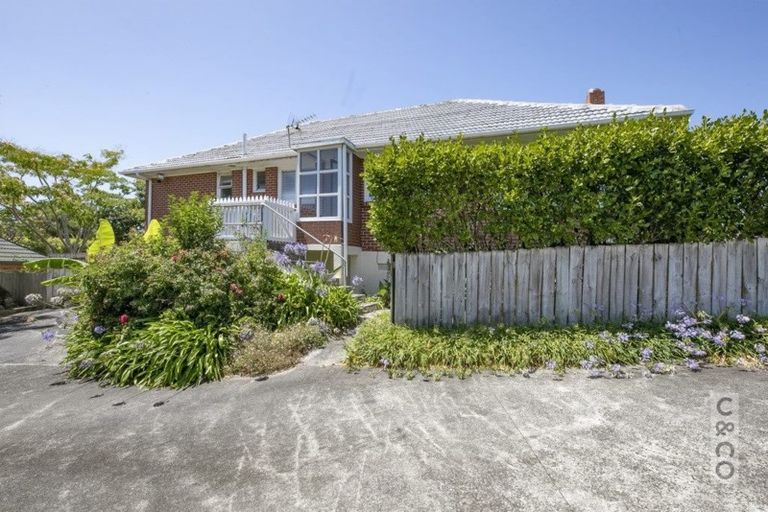 Photo of property in 94 Colwill Road, Massey, Auckland, 0614