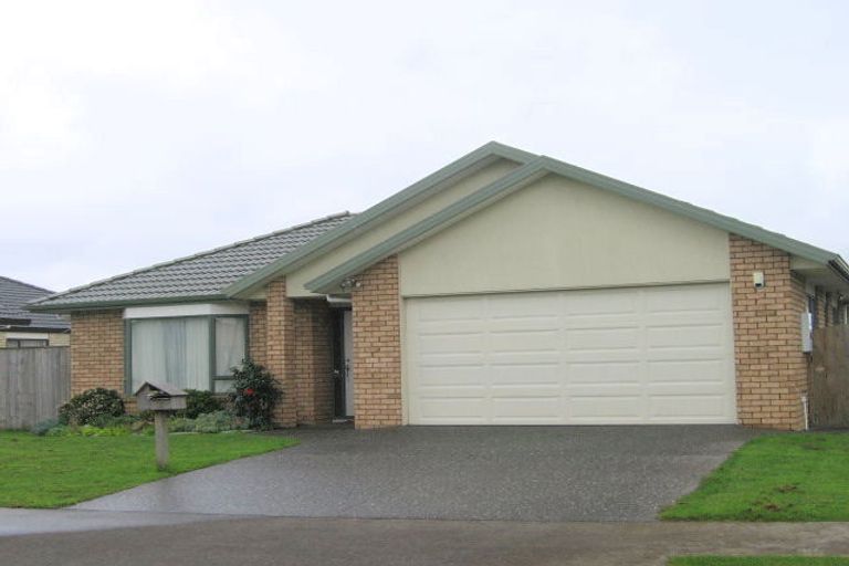 Photo of property in 4 Kalberry Place, East Tamaki, Auckland, 2016