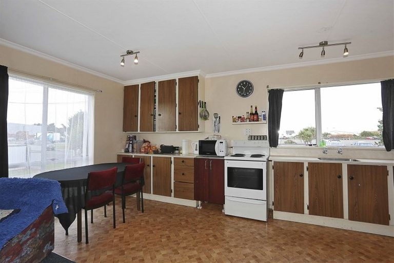 Photo of property in 1 O'byrne Street, Waikiwi, Invercargill, 9810
