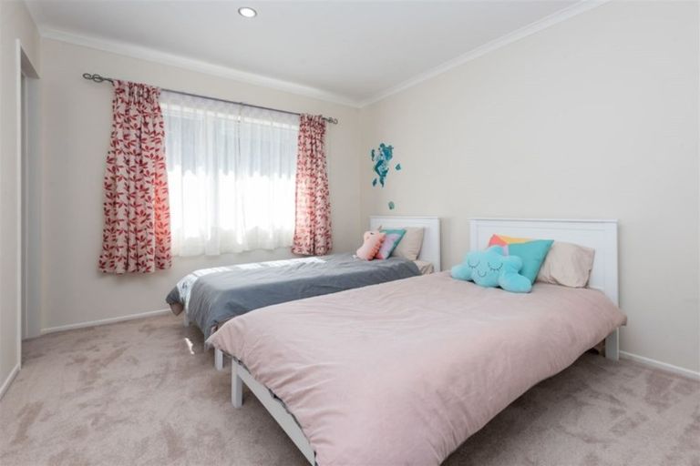 Photo of property in 8 Bilancia Place, Flat Bush, Auckland, 2016