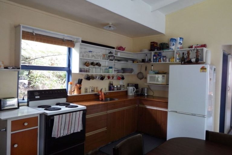 Photo of property in 16 Field Terrace, Okiwi Bay, 7193