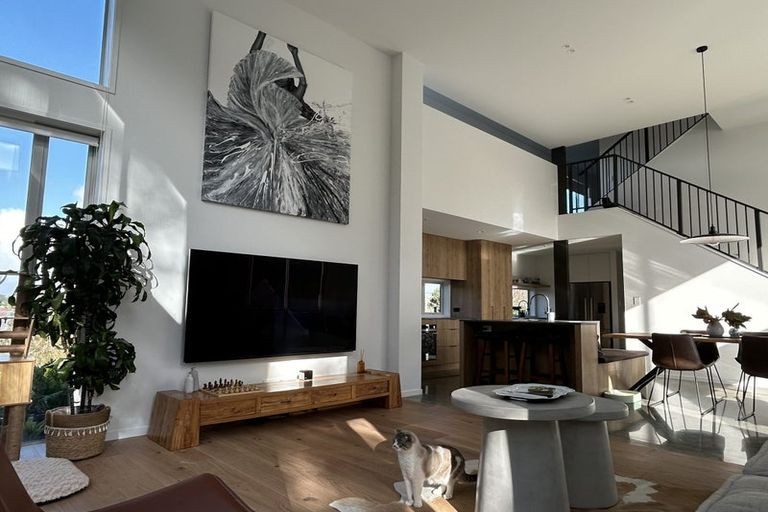 Photo of property in 18 Macbeth Court, Milford, Auckland, 0620