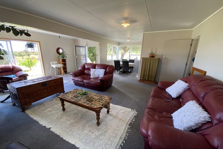 Photo of property in 15 Ngatawhiti Road, Te Kopuru, 0391