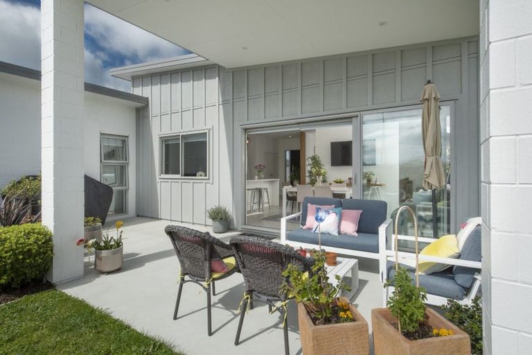 Photo of property in 77 Dunkeld Drive, Papamoa, 3118