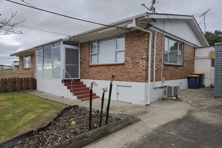 Photo of property in 2b Barbary Avenue, Kelston, Auckland, 0602