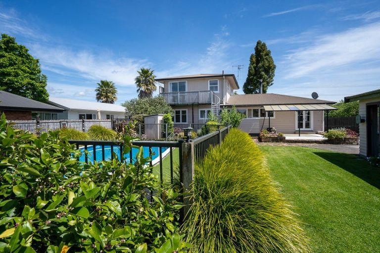 Photo of property in 298 Shakespeare Street, Leamington, Cambridge, 3432