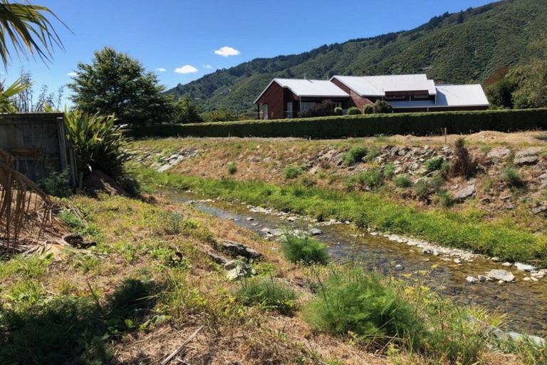 Photo of property in 11b Beach Road, Waikawa, Picton, 7220