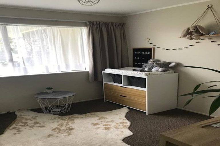 Photo of property in 1/21 Jillteresa Crescent, Half Moon Bay, Auckland, 2012
