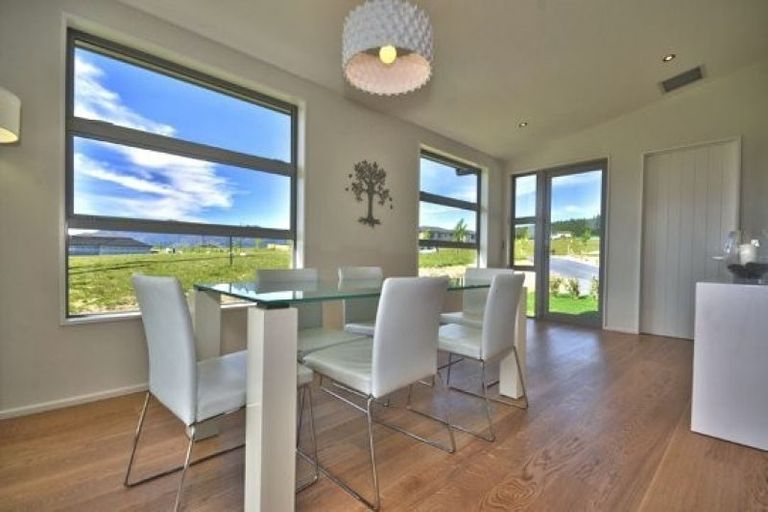 Photo of property in 7 Valley Crescent, Wanaka, 9305