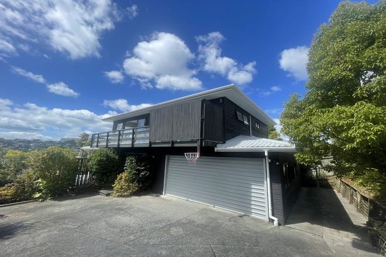 Photo of property in 2/16 Kiteroa Terrace, Rothesay Bay, Auckland, 0630