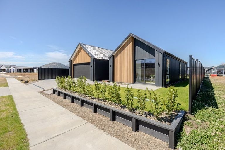 Photo of property in 3 Mason Street, Wanaka, 9305