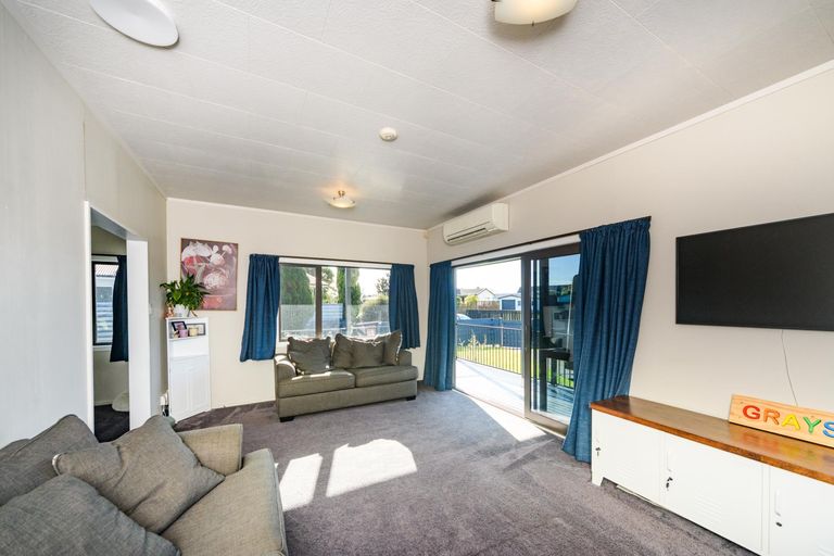 Photo of property in 6 Willowstream Grove, Cloverlea, Palmerston North, 4412