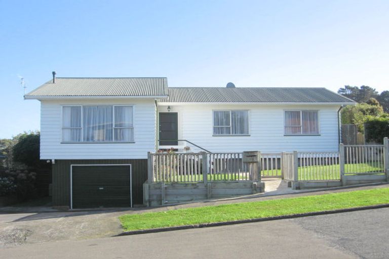 Photo of property in 12 Brian Place, Titahi Bay, Porirua, 5022