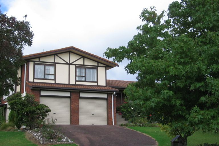 Photo of property in 23 Ciprian Place, Henderson, Auckland, 0612