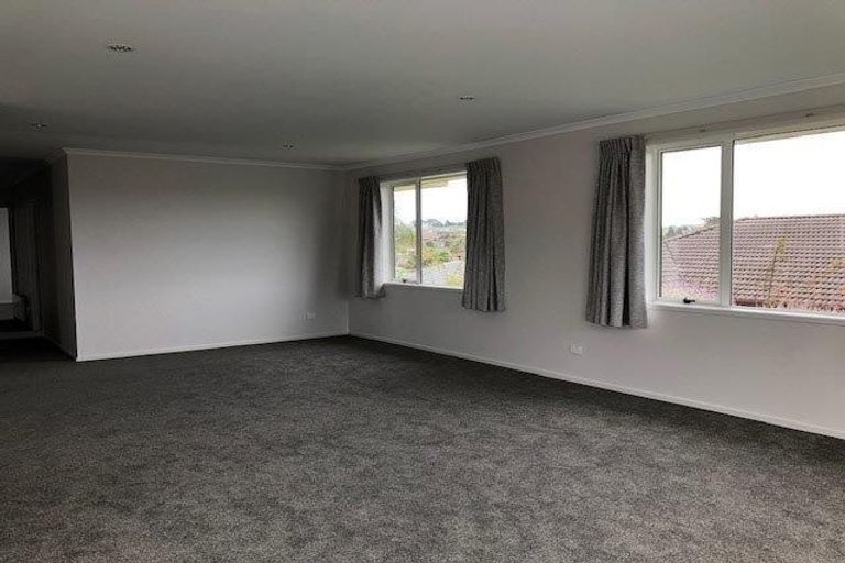 Photo of property in 50 Matija Place, Red Beach, 0932