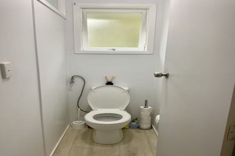 Photo of property in 1/114 Verran Road, Birkdale, Auckland, 0626