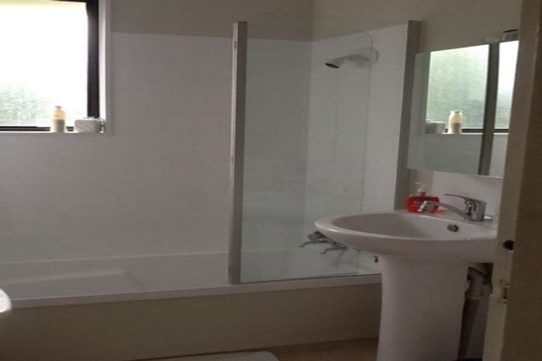 Photo of property in 2/47 Settlement Road, Papakura, 2110