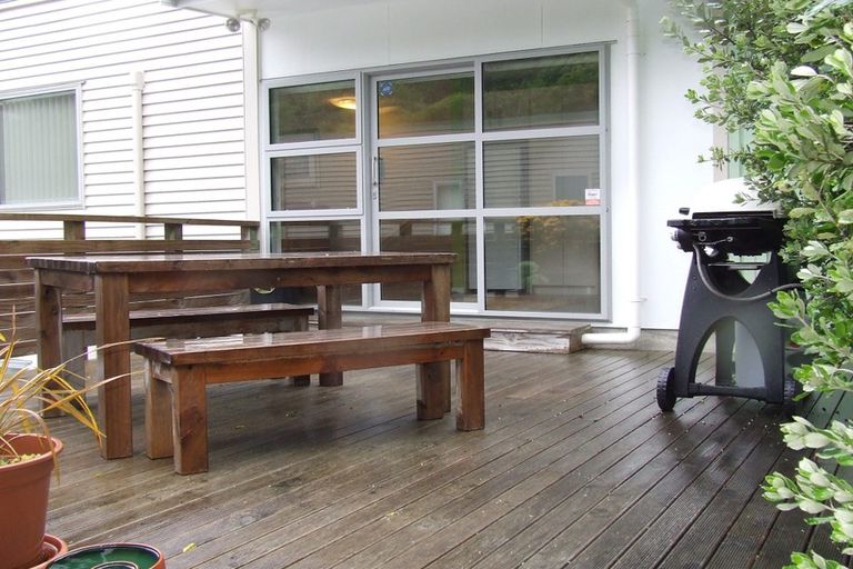 Photo of property in 24 Kellsmere Crescent, Island Bay, Wellington, 6023